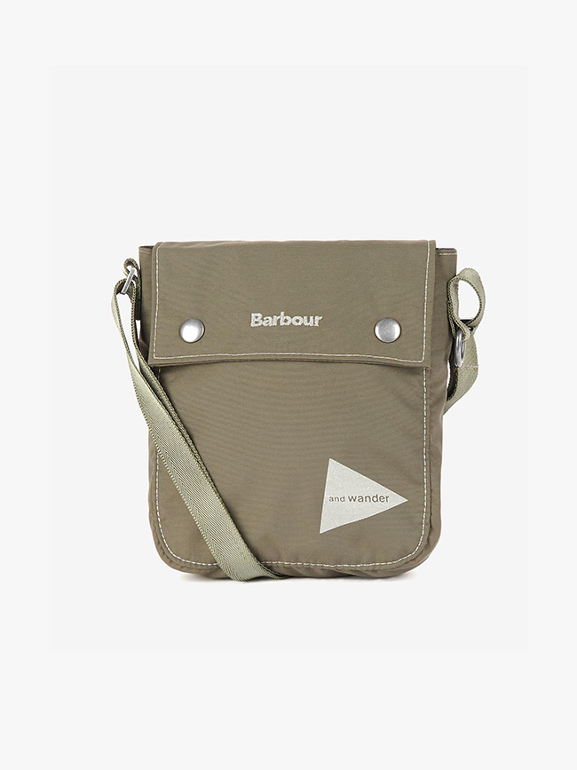 [OFFLINE ONLY] 바버_ Barbour And Wander Shoulder Pouch [Khaki]