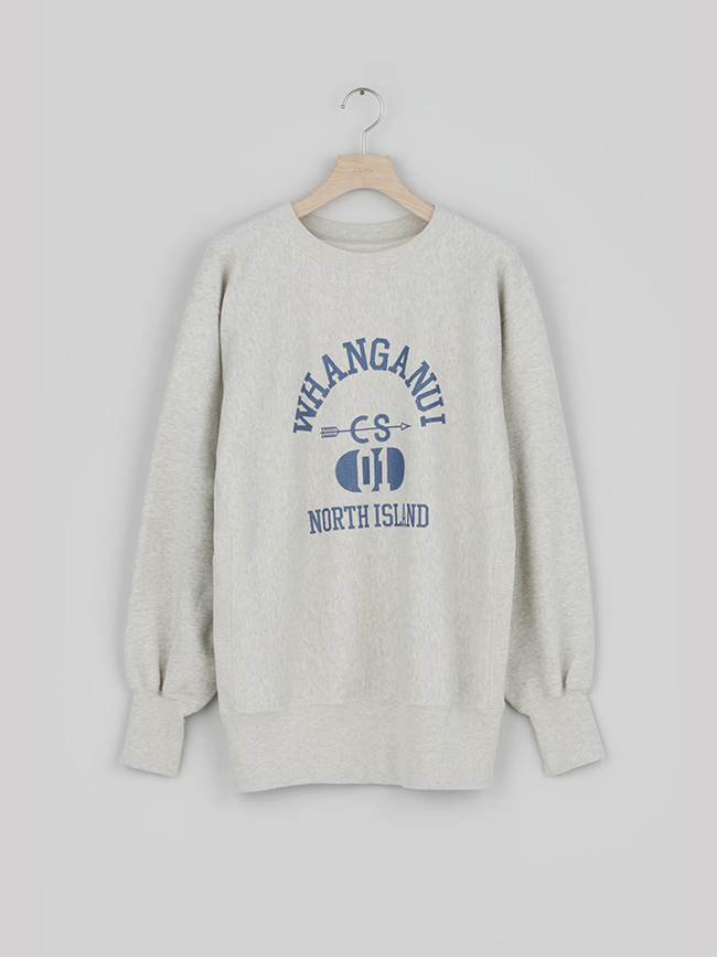 시오타_ Crew Neck Printed Sweatshirt [Light Top Gray]