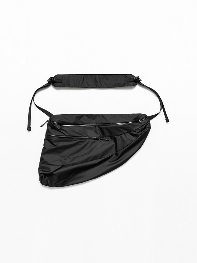 케일_ Wrap Shouler Bag (CAYL x Archivépke) [Black]